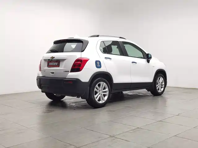Chevrolet Trax 2016 1.4T Manual 2WD Comfort Sunroof Edition — фото 2