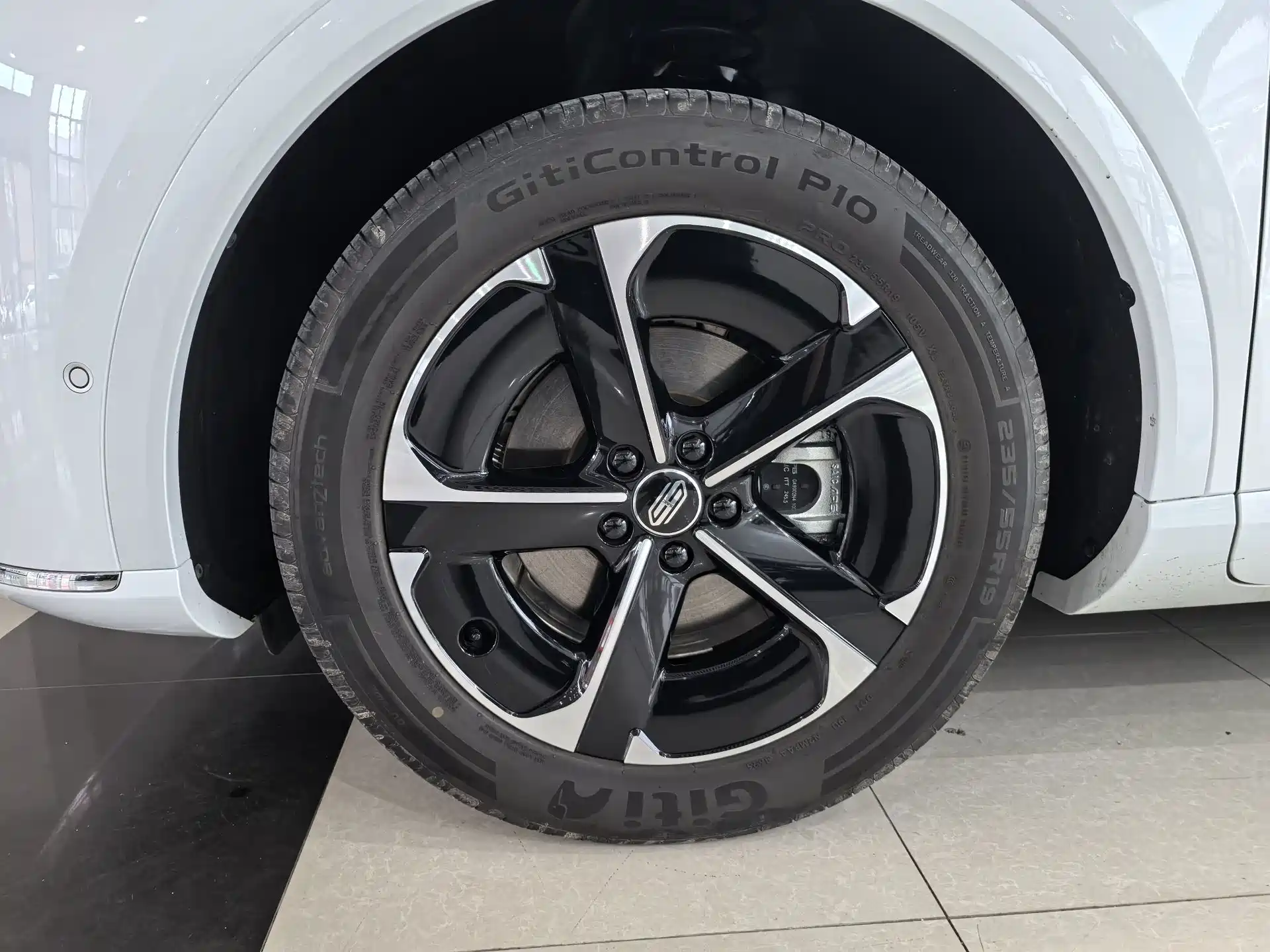 Фото 5 - Shangjie SUV