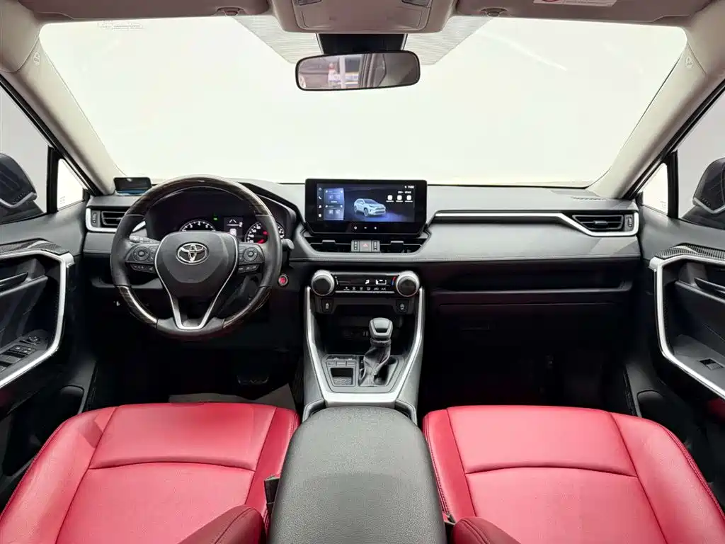 Toyota RAV4 Rongfang 2023 2.0L CVT 2WD Urban Edition фото 24
