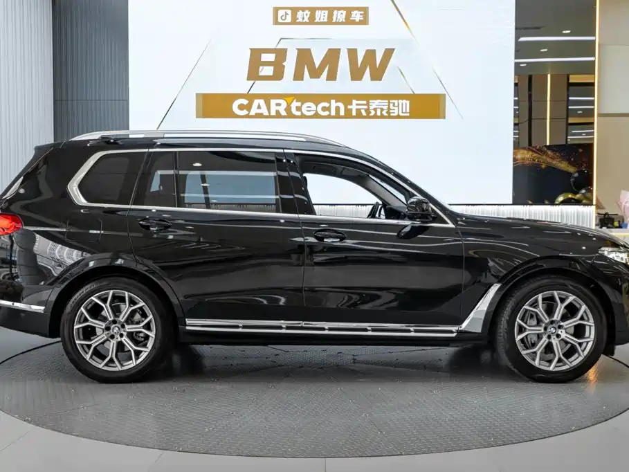 Фото 4 - BMW X7
