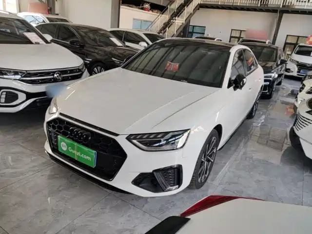Audi A4L 40 TFSI, Люкс Драйв