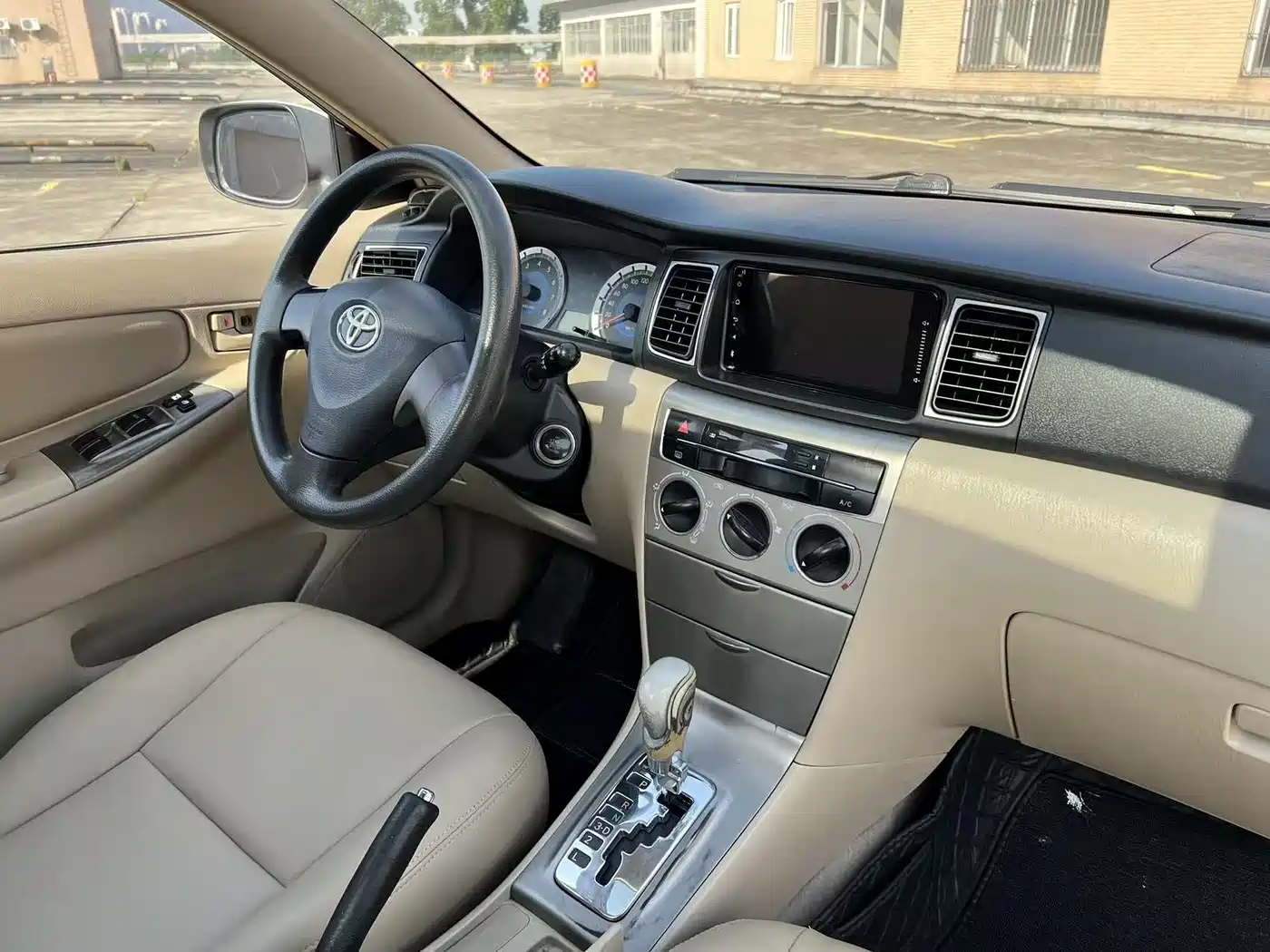 Toyota Corolla 2013 1.6L Automatic Luxury фото 12