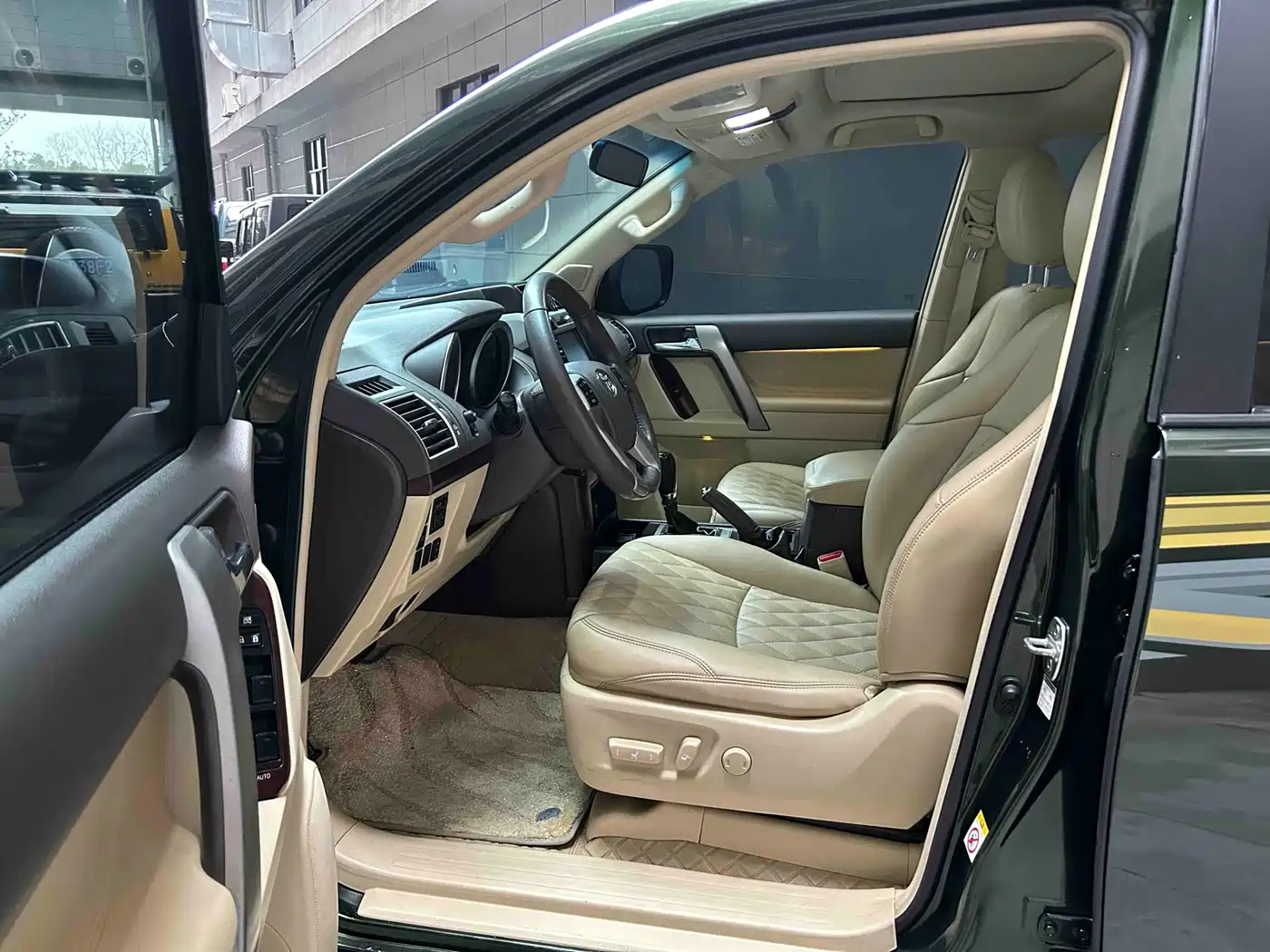 Toyota Prado 2016 3.5L Auto TX-L фото 6