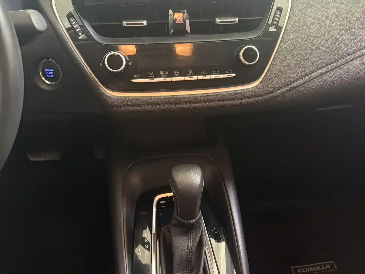 Toyota Corolla 2021 1.2T S-CVT Luxury Edition фото 11
