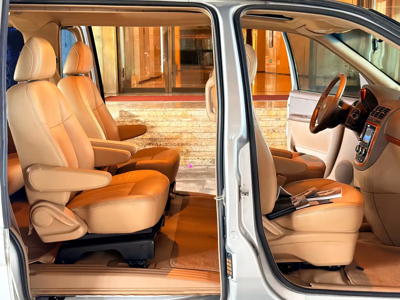 Buick GL8 2011 2.4L LT Luxury Business Executive фото 7