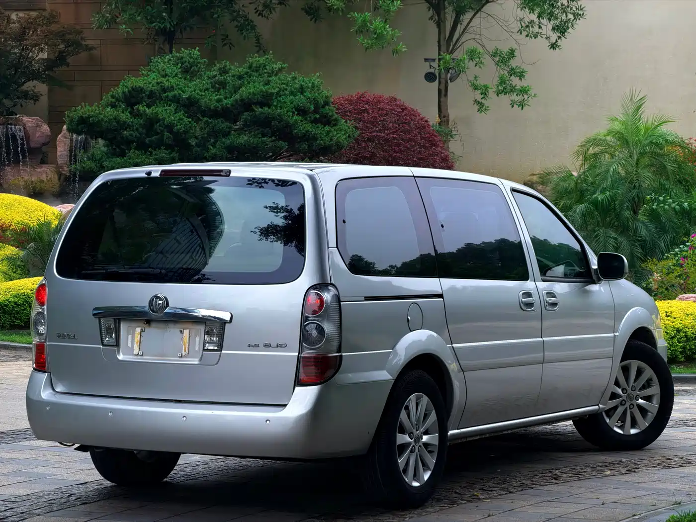 Buick GL8 2011 2.4L LT Luxury Business Executive фото 26