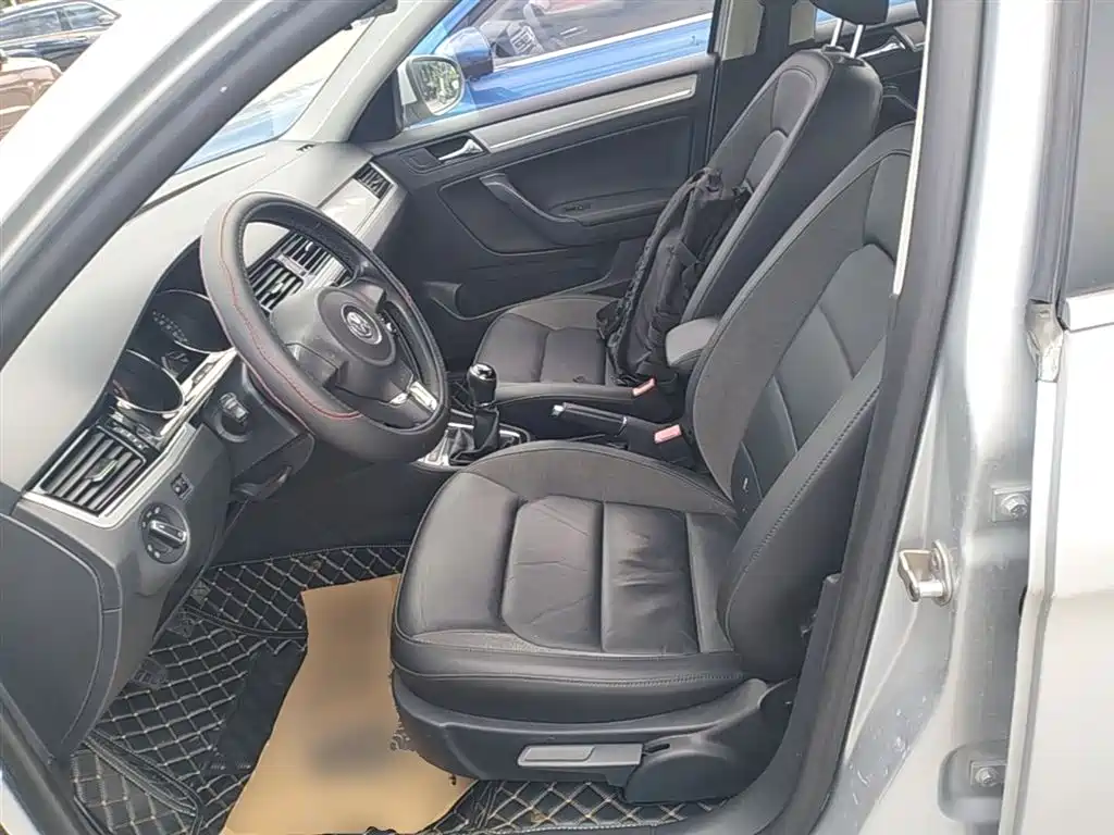 Volkswagen Bora 2014 1.6L Manual Comfort Edition фото 15
