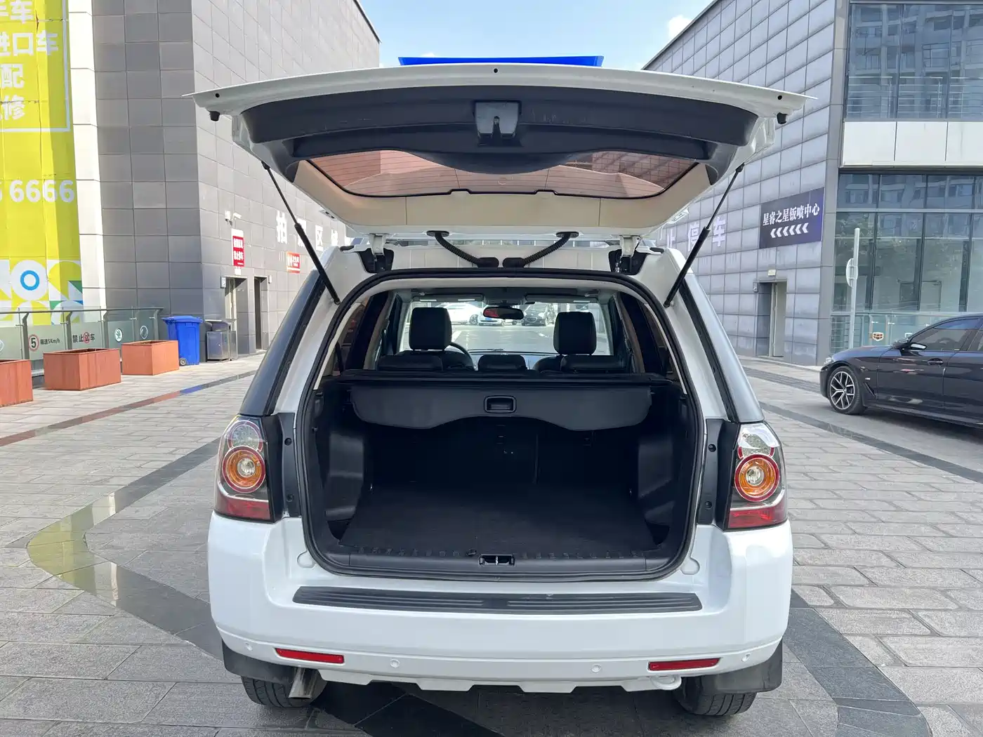 Land Rover Freelander 2 2014 2.2T SD4 S Diesel Edition фото 10