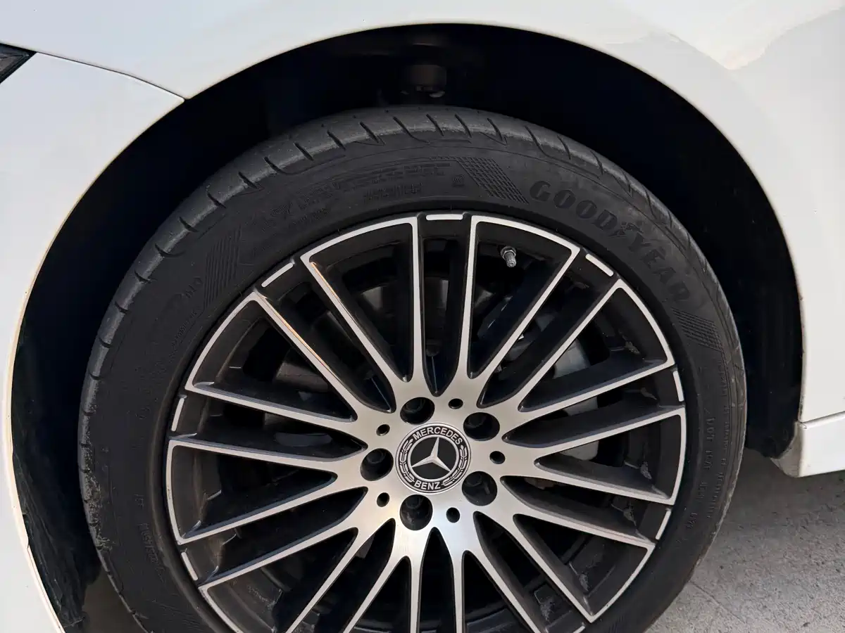 Mercedes-Benz C-Class 2023 C 260 L Sport фото 4