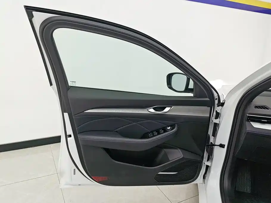Фото 7 - Geely Preface