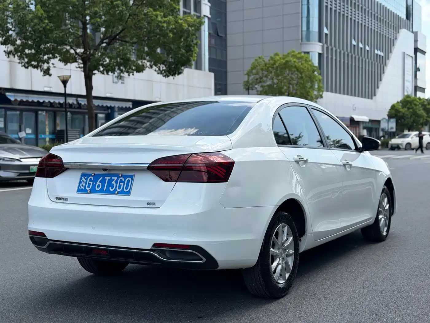 Photo 11 - Geely Emgrand