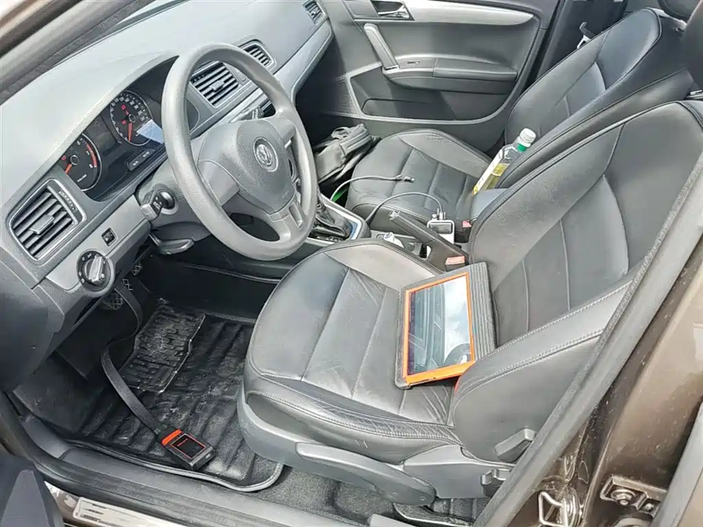 Volkswagen Lavida Tour 2013 1.6L Automatic Comfort фото 15