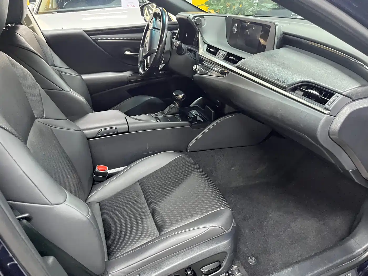 Lexus ES 2020 Model 300h Excellence Edition China V фото 4
