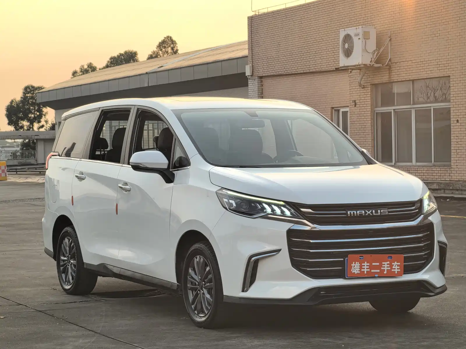 Фото 3 - Maxus Maxus G50