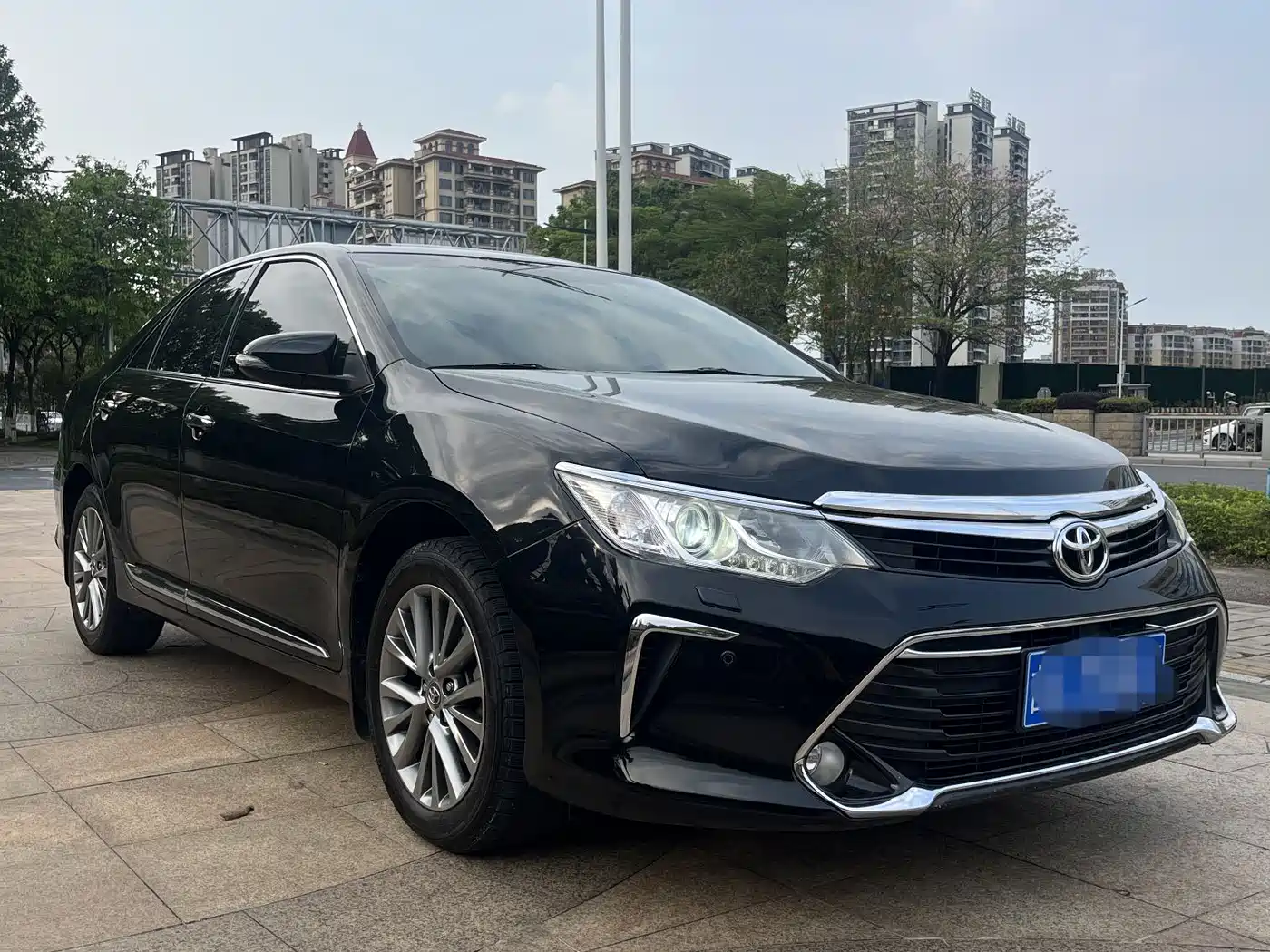 Toyota Camry 2016 2.5G 10th Anniversary Luxury Navigation Edition фото 3