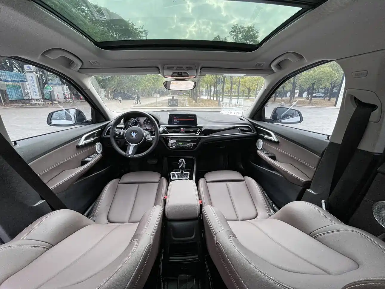 BMW 1 Series 2021 120i M Sport Shadow Edition фото 9