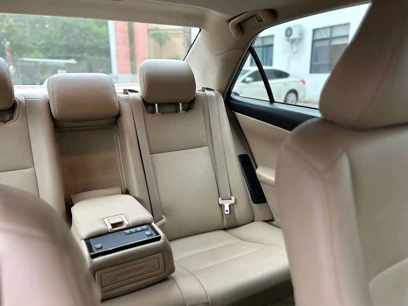 Toyota Camry 2012 ZunRui 2.5HV Premium Edition фото 39