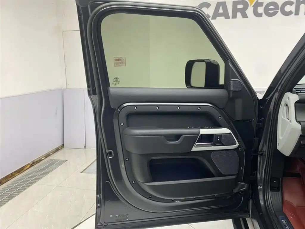 Land Rover Defender 2023 Facelift 110 3.0T P400 X-DYNAMIC HSE фото 17