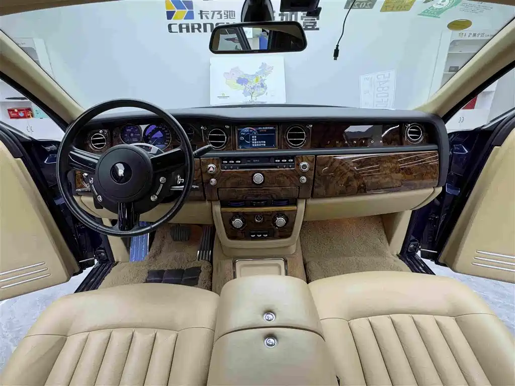 Фото 12 - Rolls-Royce Phantom