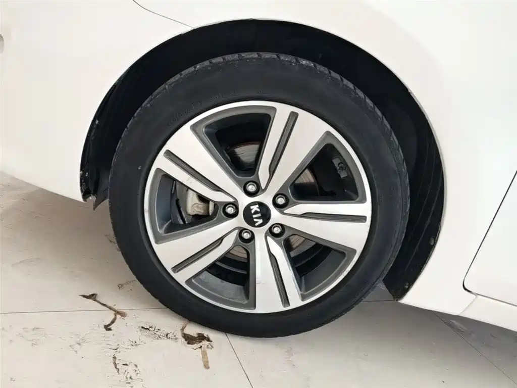 Kia Kaishen 2017 1.8L Automatic GLS фото 23
