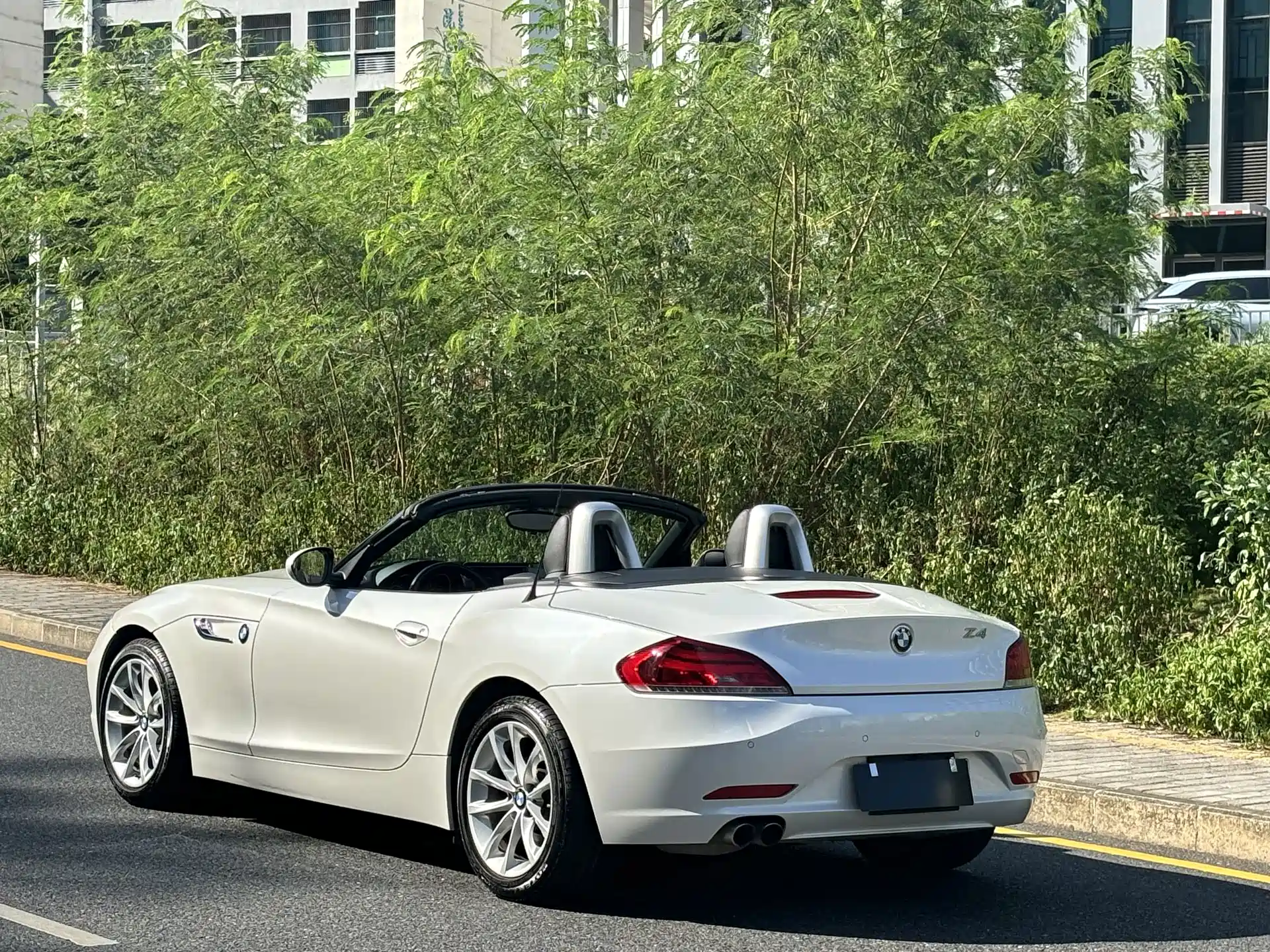 Photo 16 - BMW Z4