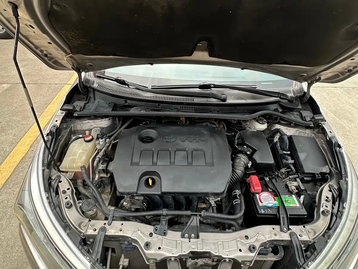 Toyota Corolla 2014 1.6L CVT GL фото 15