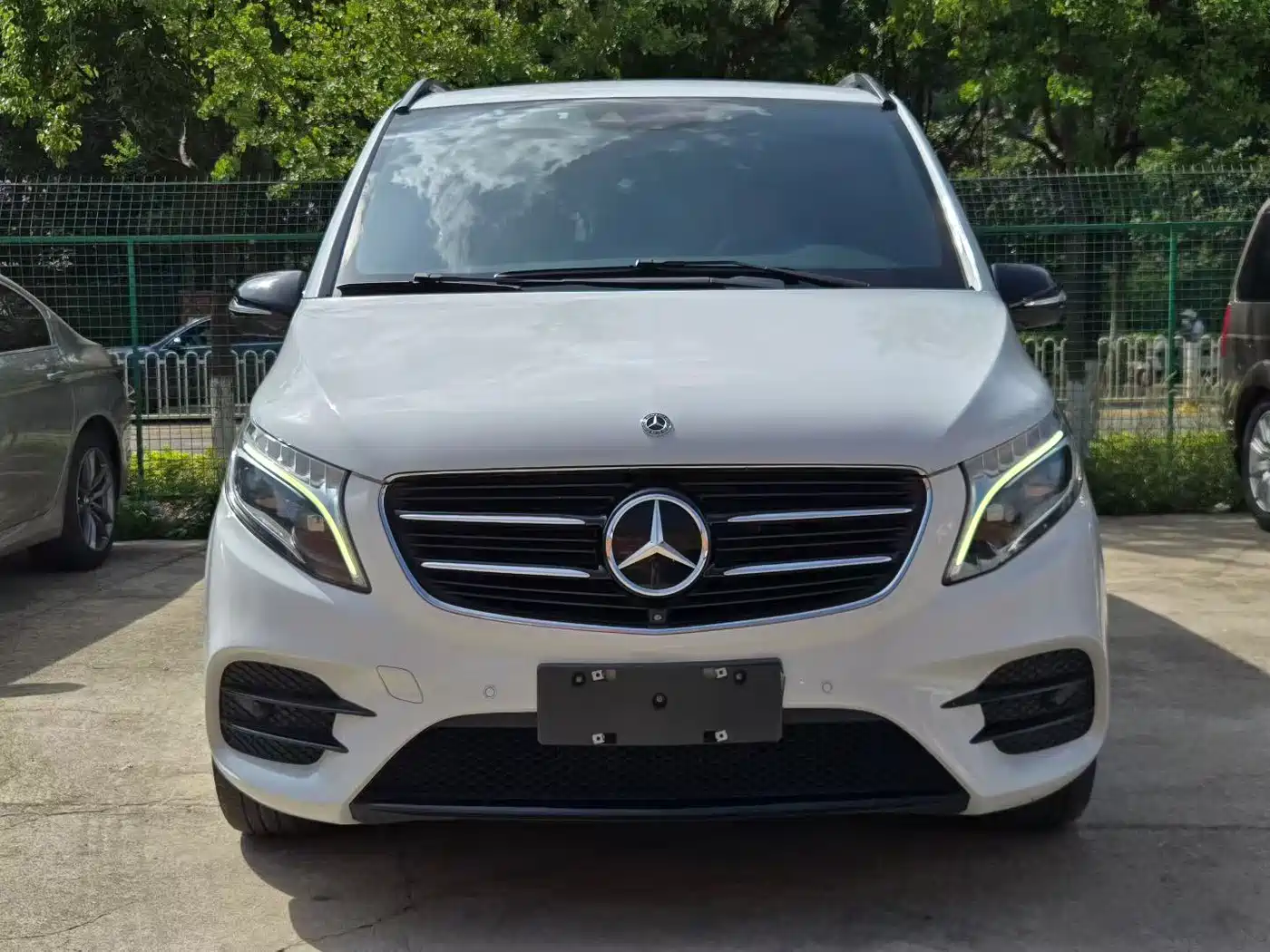 Mercedes-Benz V-Class 2018 V 260 AMG Sport Edition China V фото 2