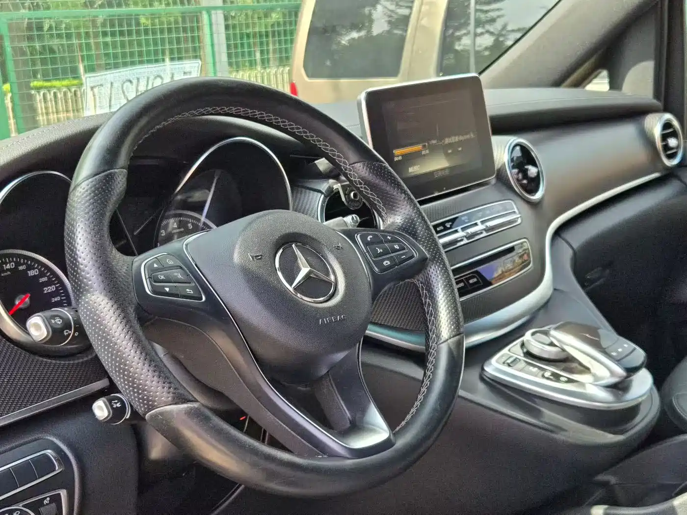 Mercedes-Benz V-Class 2018 V 260 AMG Sport Edition China V фото 6