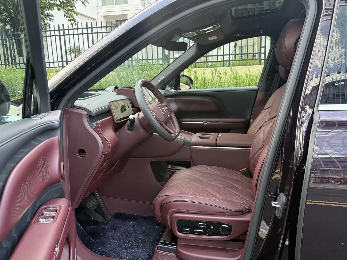 Voyah Auto VOYAH Taisan 2026 Model Base фото 11