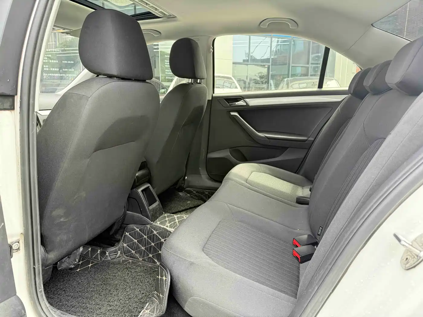 Volkswagen Jetta 2015 1.6L Auto Trend фото 10