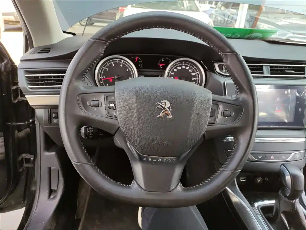 Peugeot 408 2014 1.8L Automatic Luxury Edition фото 11