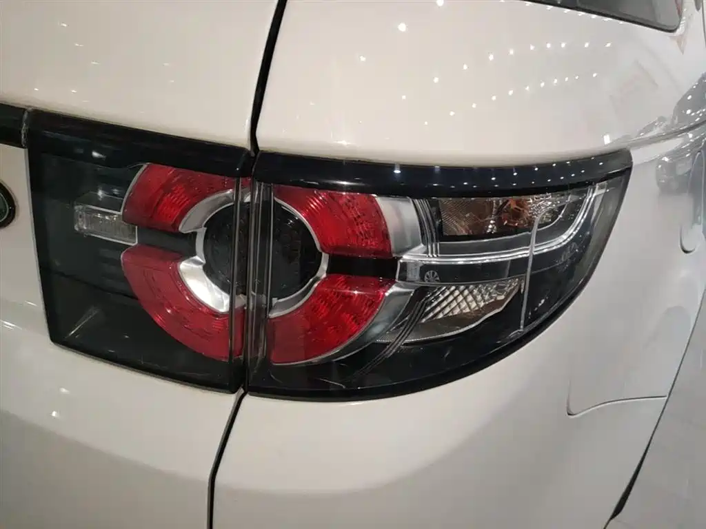 Land Rover Discovery Sport 2018 200PS PURE Edition фото 8