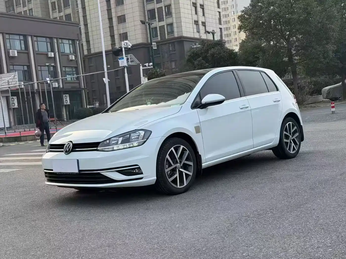 Volkswagen Golf 2018 230TSI Automatic Luxury фото 3