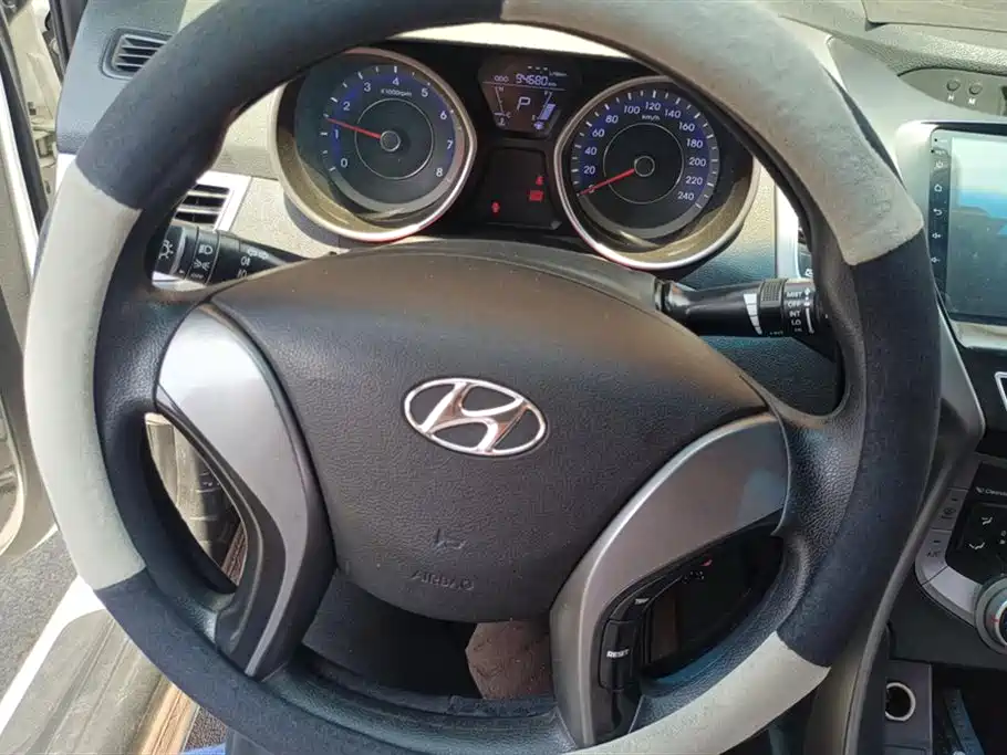 Hyundai Langdong 2016 1.6L Automatic Smart Edition фото 15