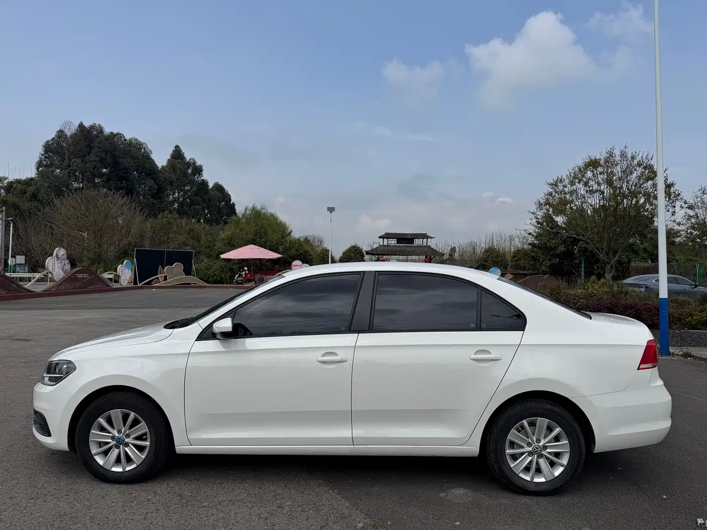 Volkswagen Santana 2016 1.4L Manual Trend Edition фото 4