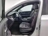Фото 10 - Cadillac XT6