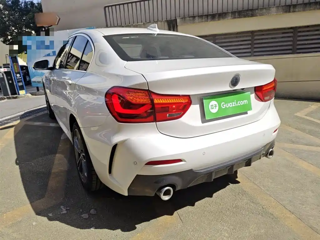 BMW 1-SERIES