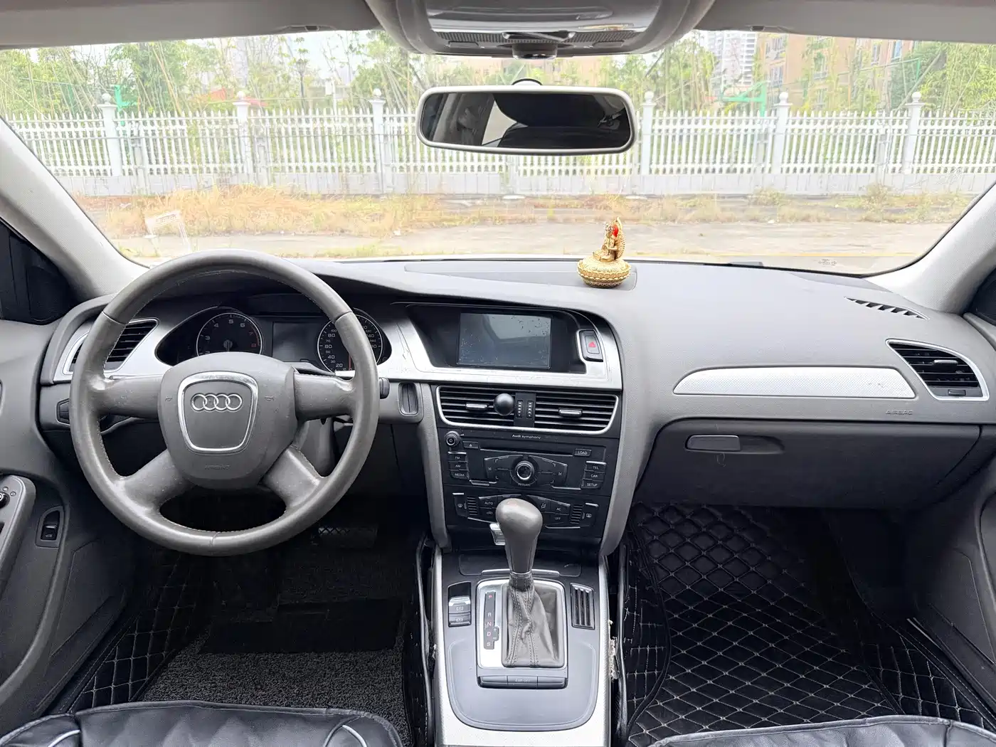 Photo 5 - Audi A4L