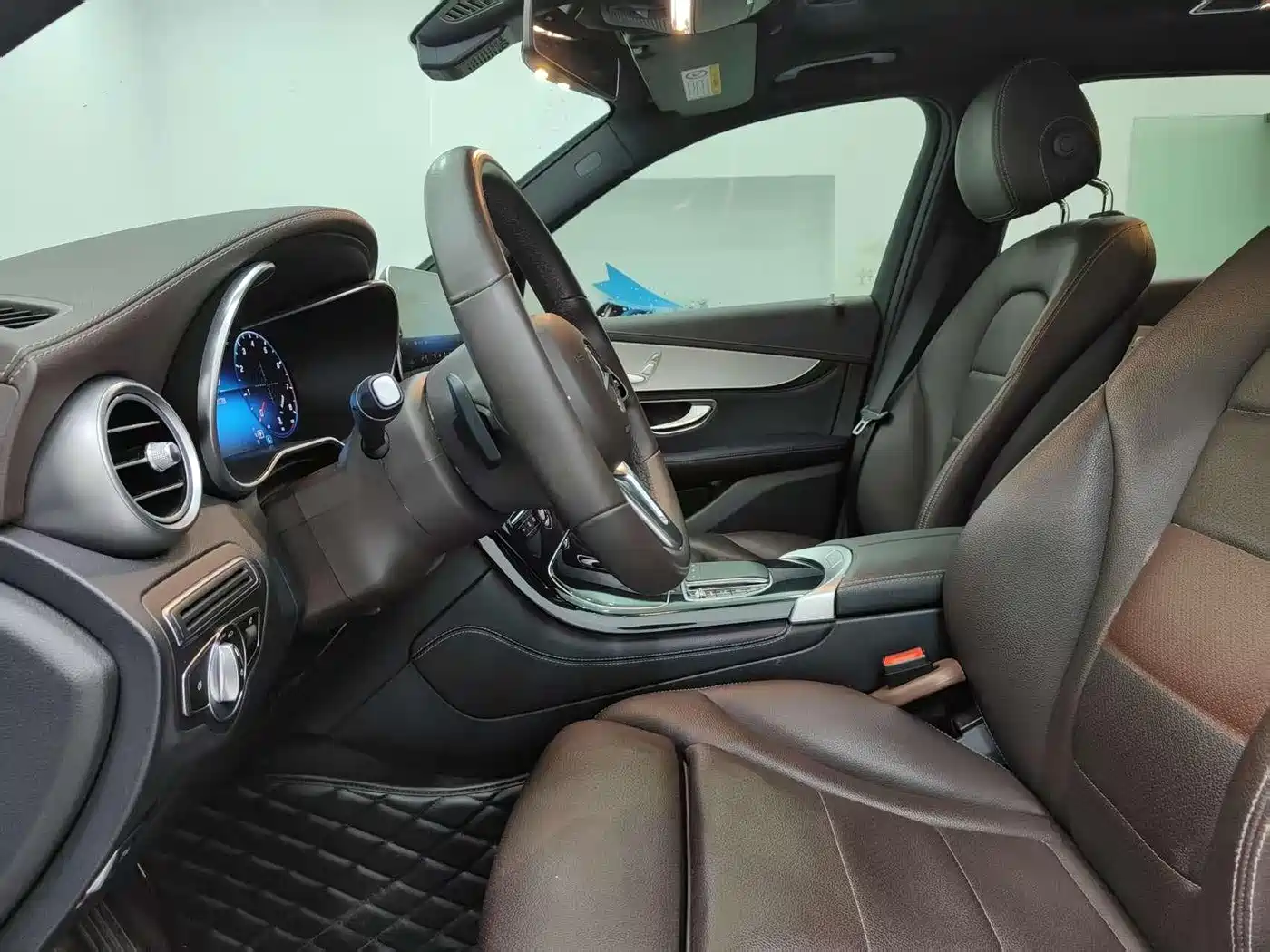 Mercedes-Benz GLC 2020 Facelift GLC 260 L 4MATIC Dynamic фото 19