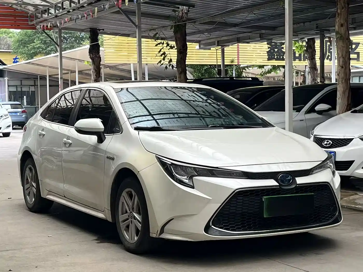 Toyota Levin 2019 Dual Engine 1.8H E-CVT Luxury Edition China V фото 3