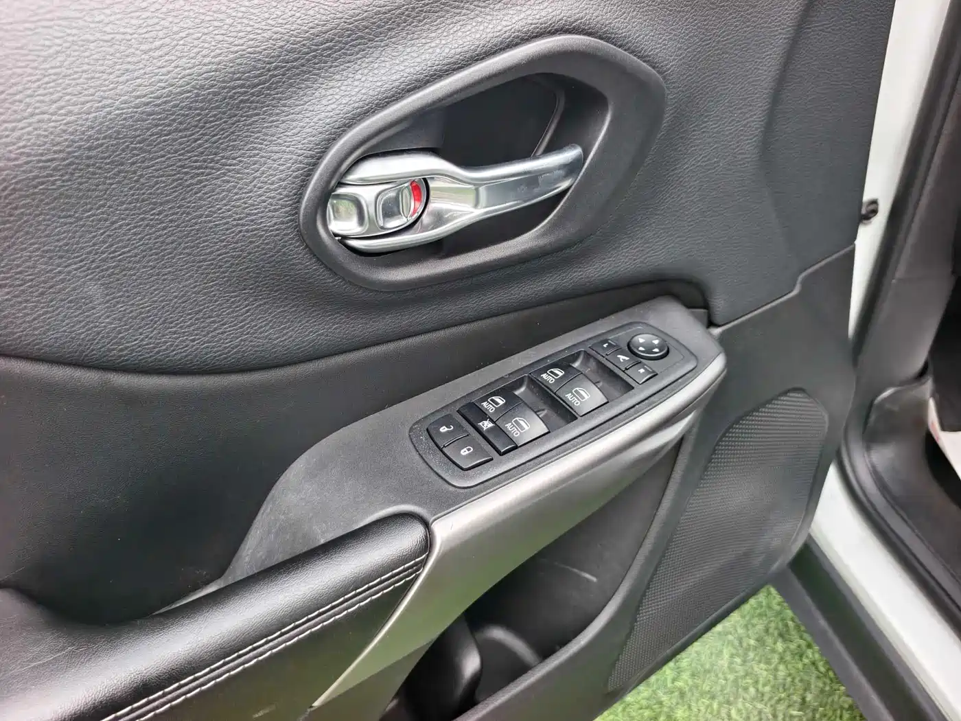 Jeep Cherokee 2020 2019 2.0T 4WD Exploration Edition + Autonomous Driving Package China VI