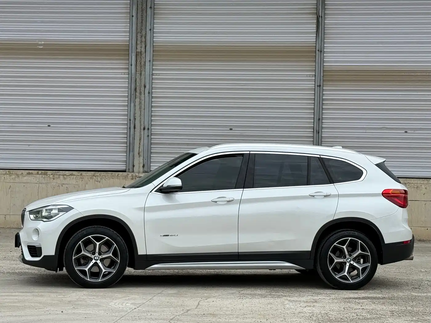 BMW X1 2018 sDrive18Li Premium Model фото 4