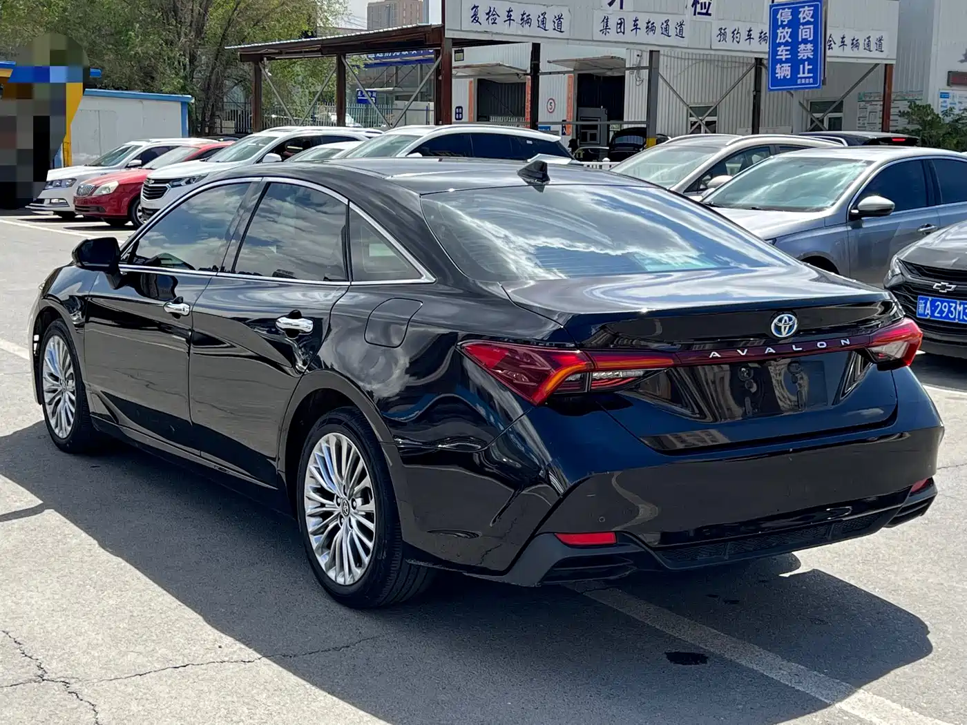 Toyota Avalon 2019 Hybrid 2.5L XLE Premium Edition China VI фото 9