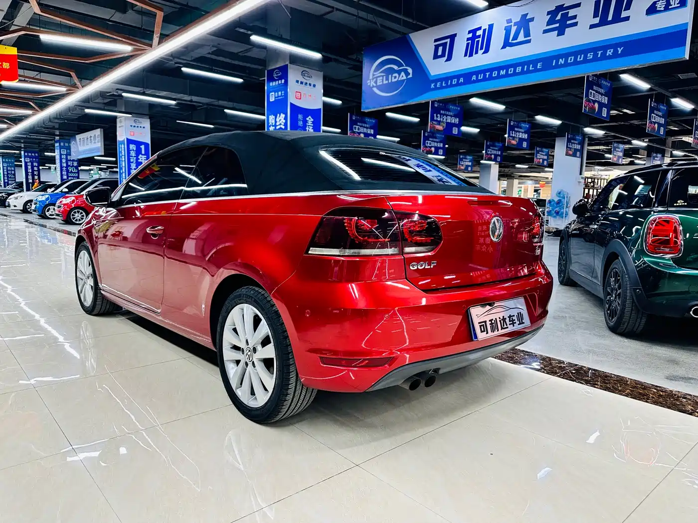 Volkswagen Golf (Import) 2012 1.4TSI Luxury Convertible Edition фото 39