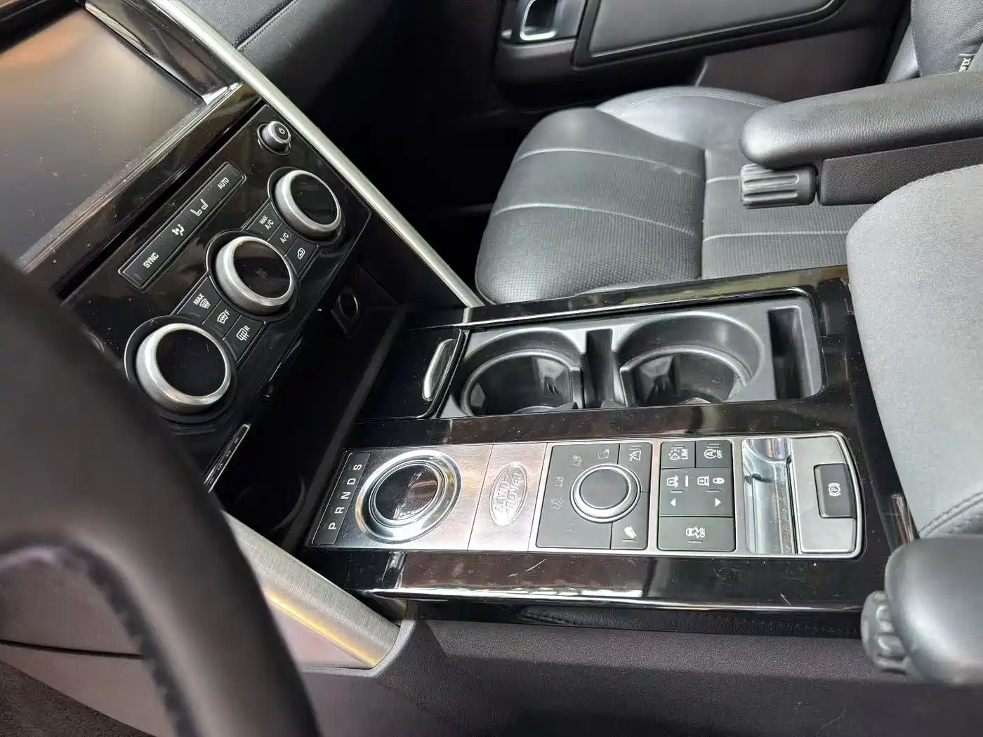 Land Rover Discovery 2017 3.0 SC V6 HSE фото 4