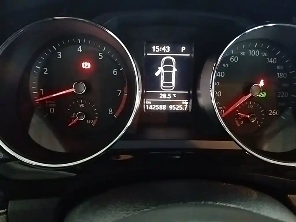 Volkswagen Sagitar 2018 180TSI DSG Premium Edition фото 12