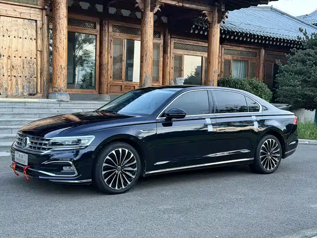 Volkswagen Phideon 380TSI, Премиум