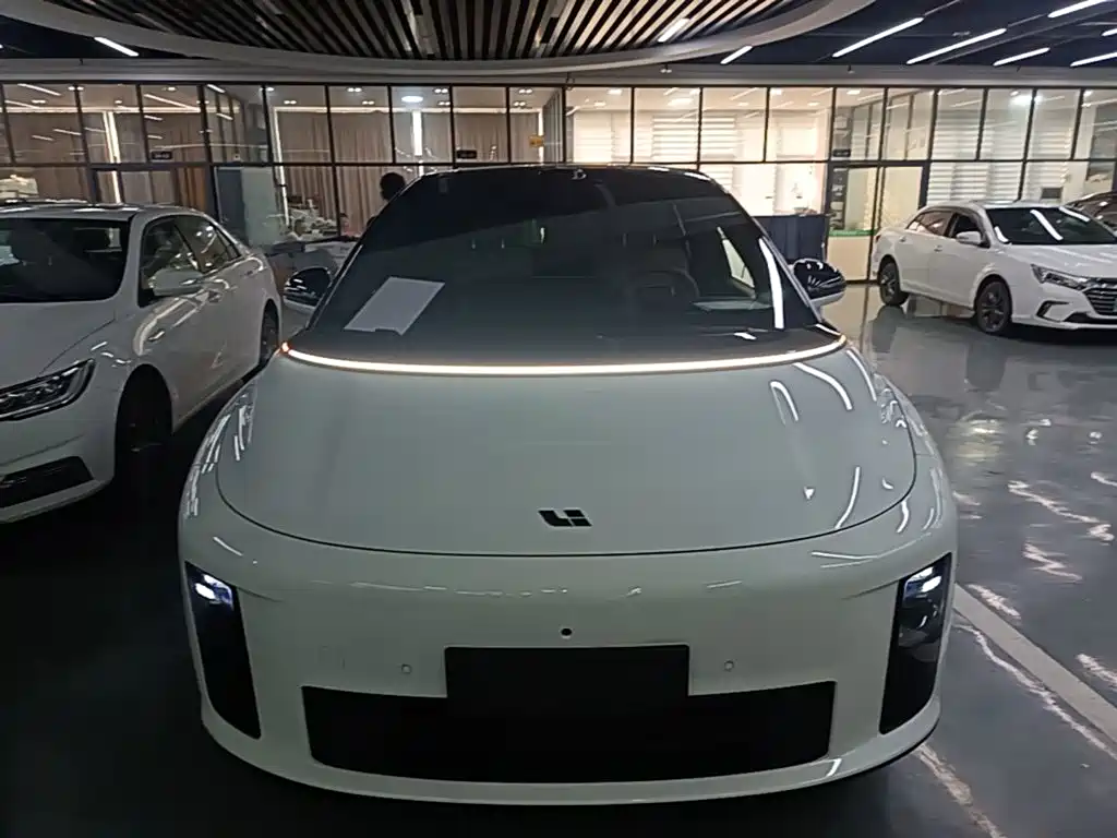 Li Auto i6 2026 2025 2WD Base Model
