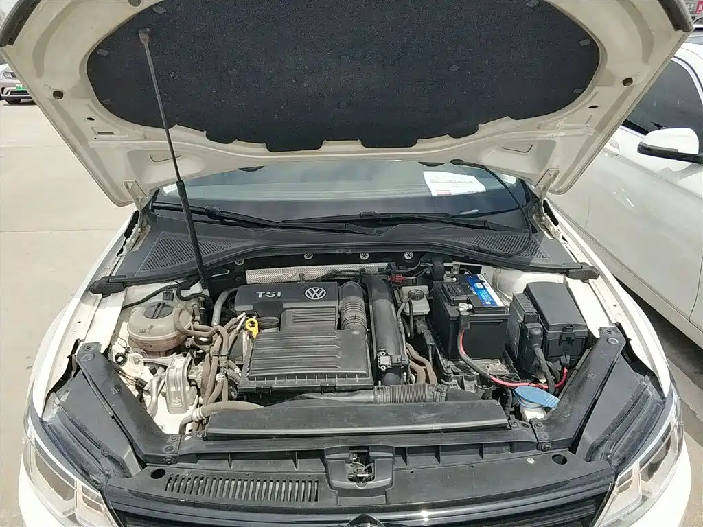 Volkswagen Lamando 2015 230TSI DSG Style фото 20