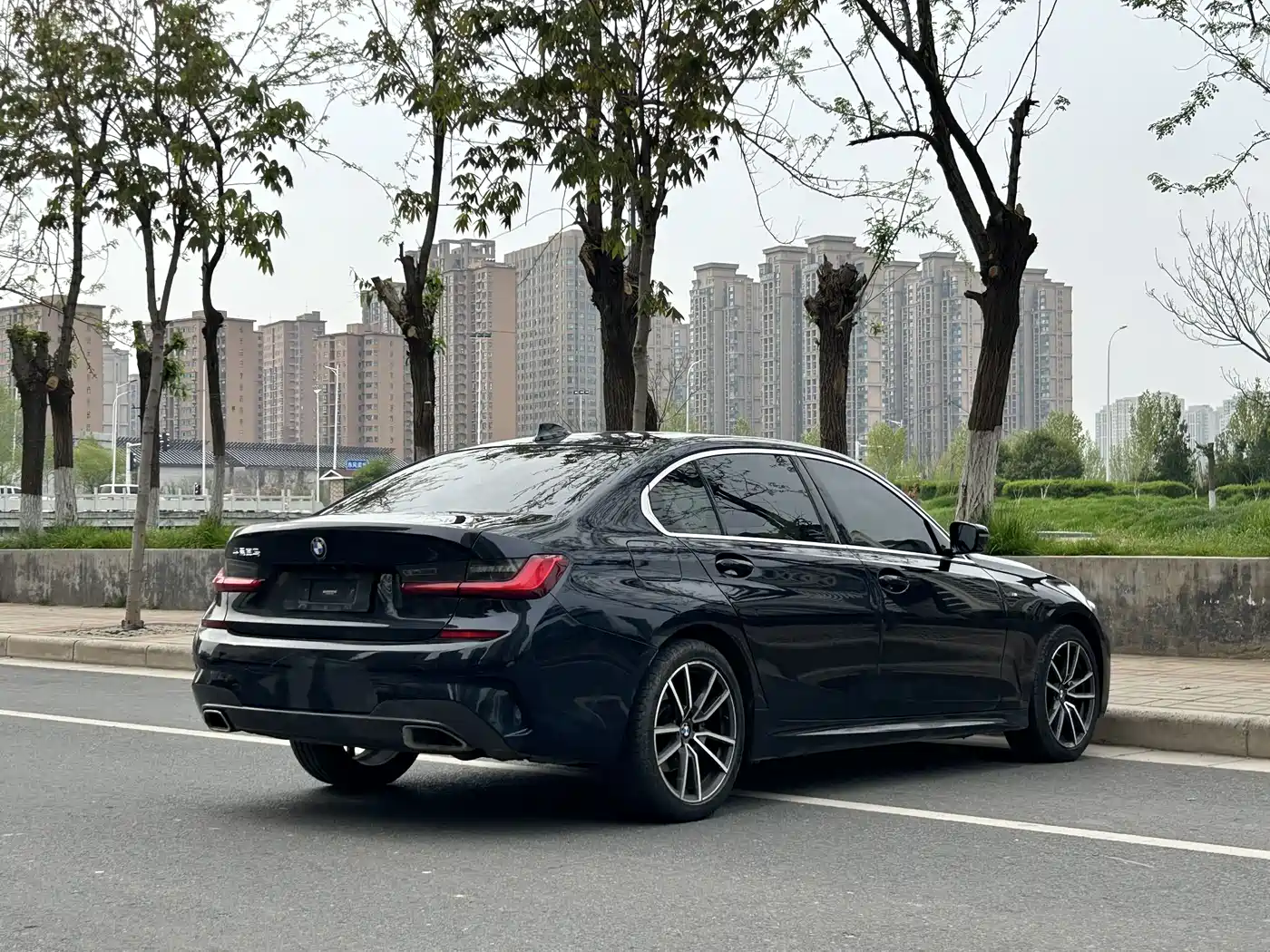 BMW 3 Series 2021 320Li M Sport Package фото 9